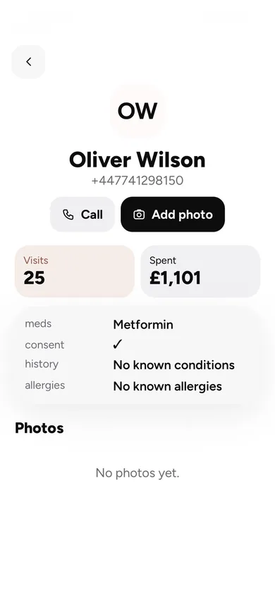 Patient record in the Agendessa app: visits, total spent, medication, consent and allergies